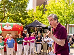 bild_15_moderator_oliver_perau